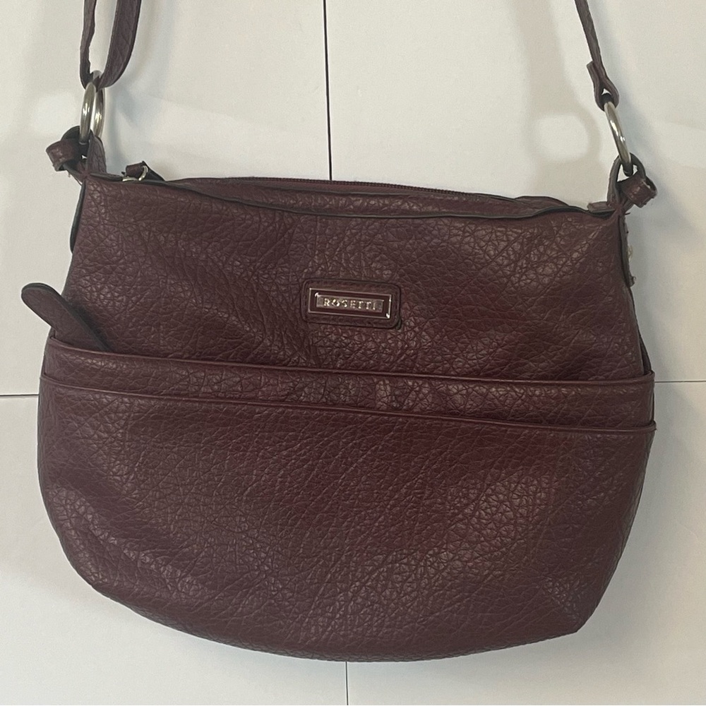🚨🚨🚨Rosetti Faux Pebbled Leather purse in a deep red color.